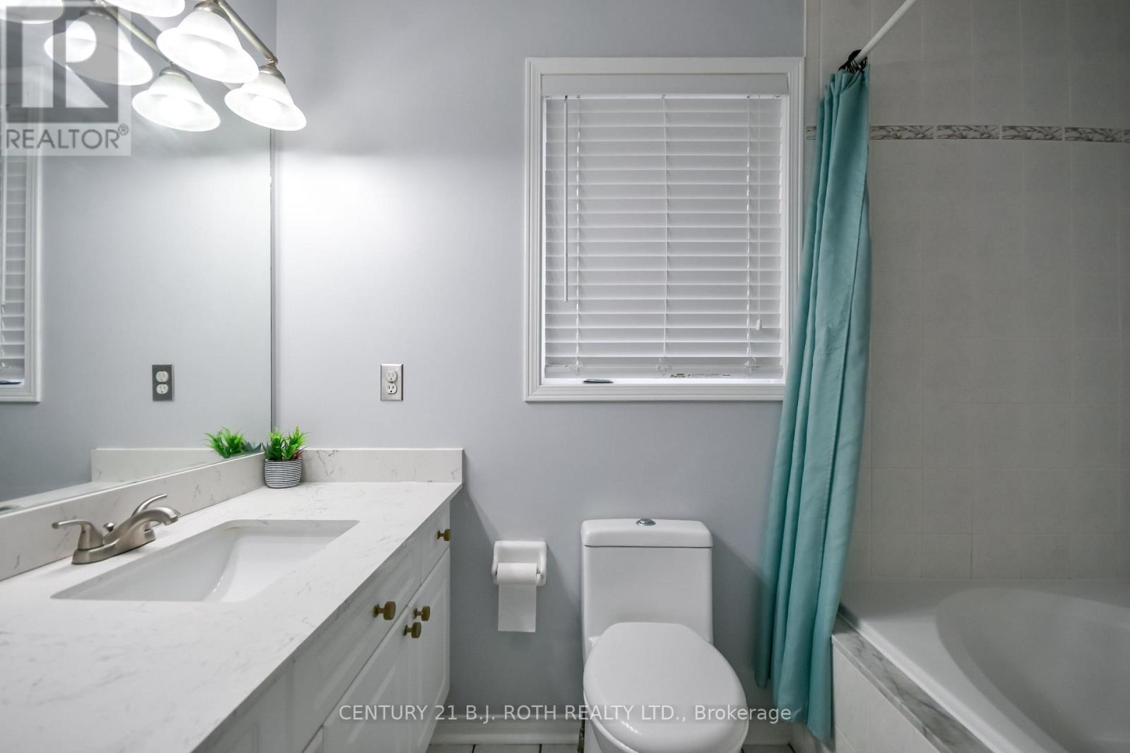17 CROMPTON DRIVE - 28