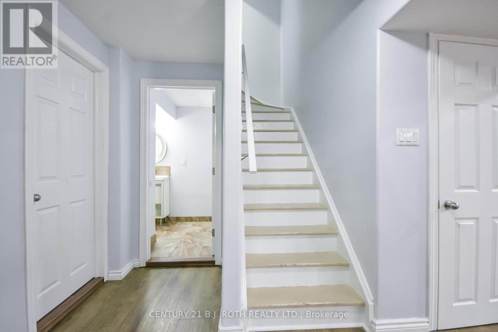 17 CROMPTON DRIVE - 30