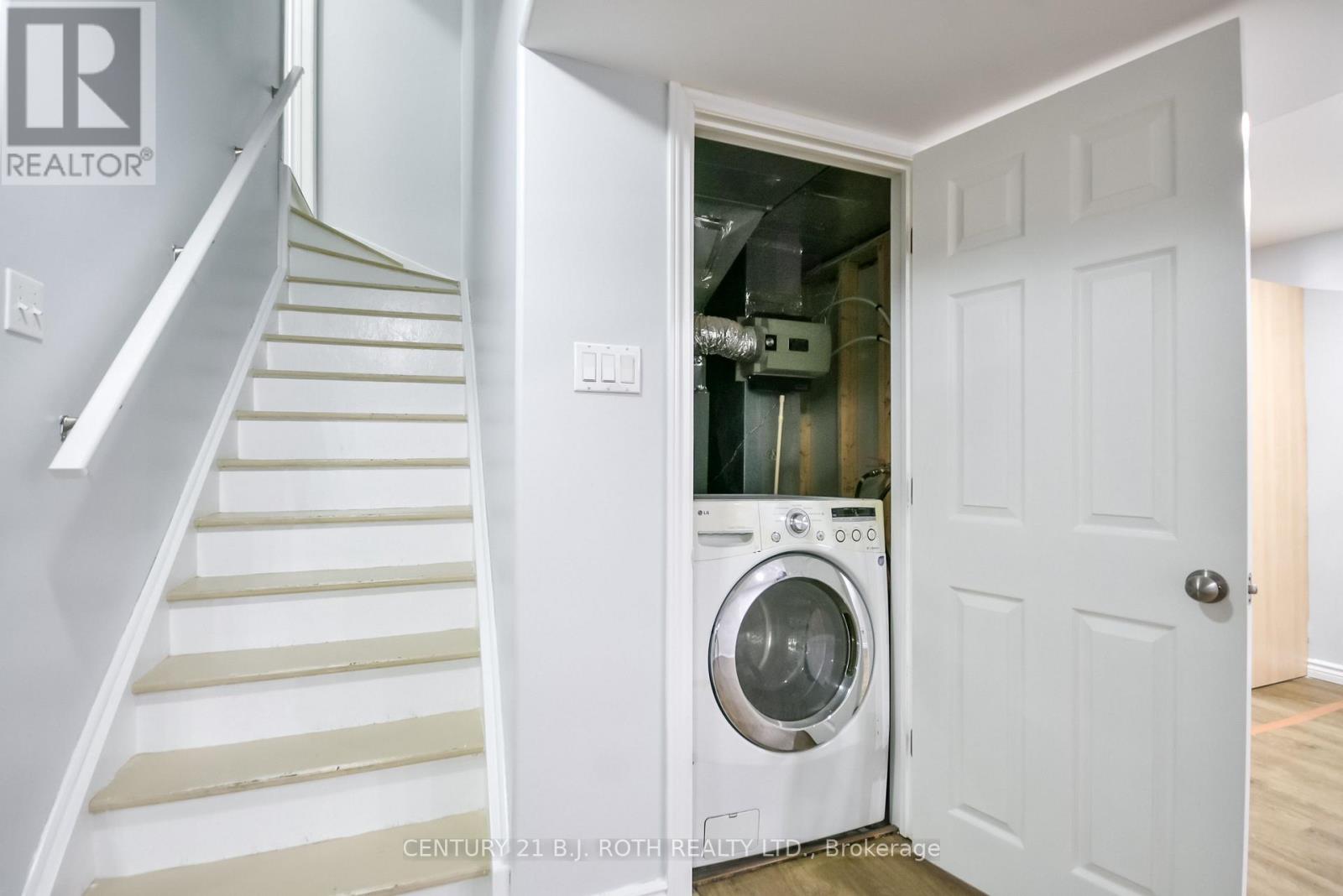 17 CROMPTON DRIVE - 40