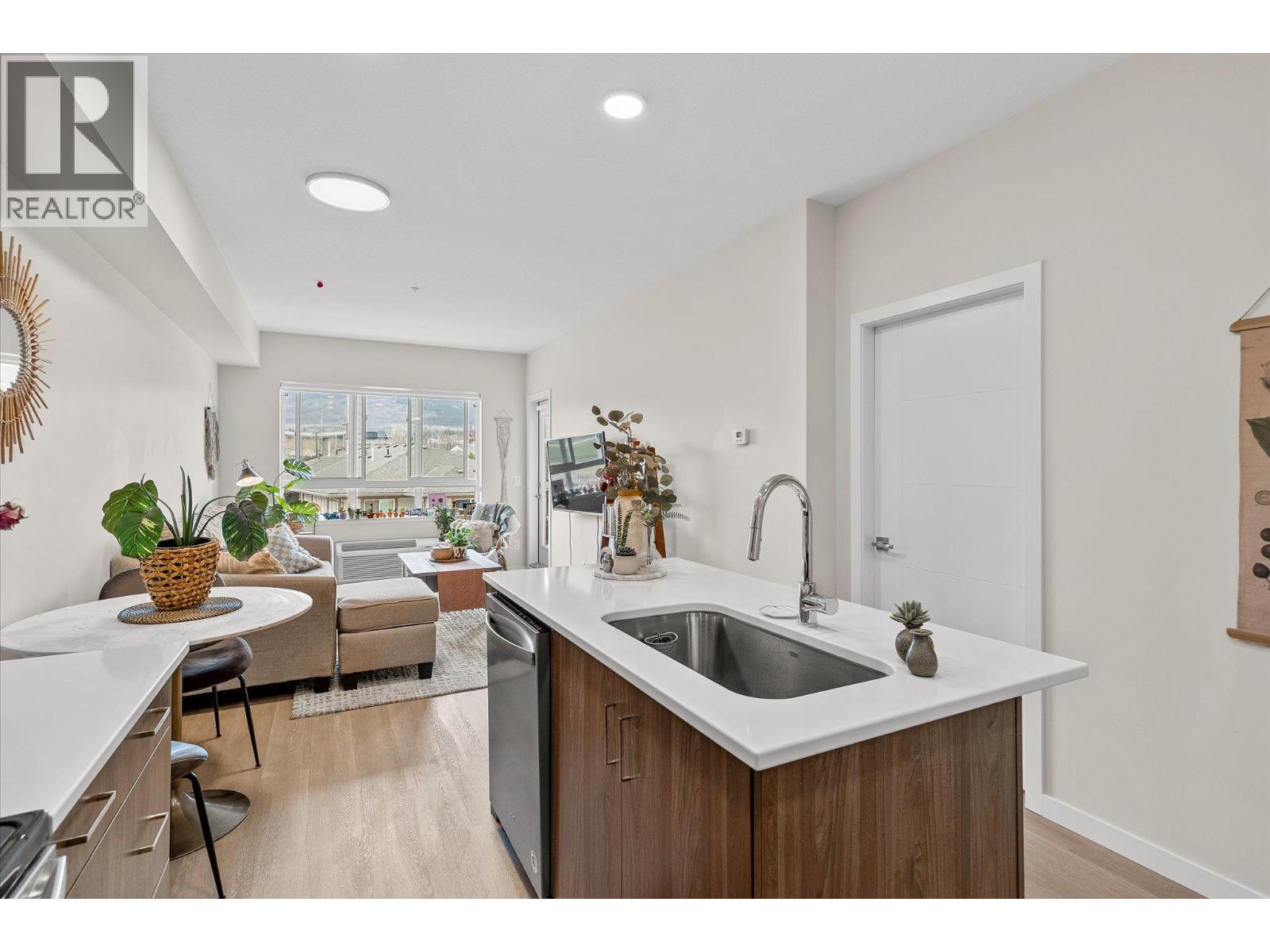 #203 2301 Carrington Road - 9