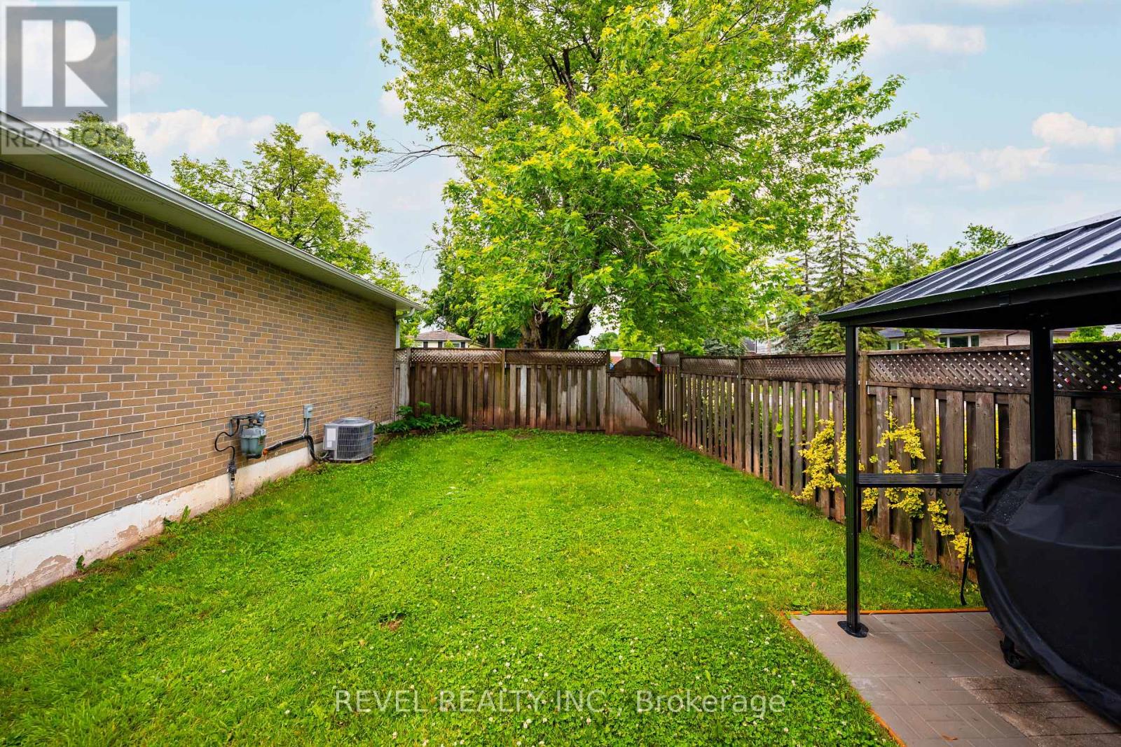67 CARLTON DRIVE - 11