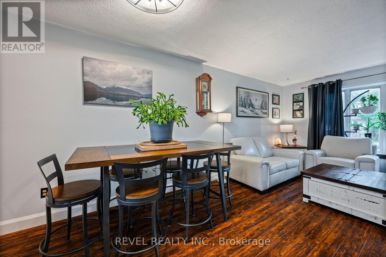 67 CARLTON DRIVE - 21