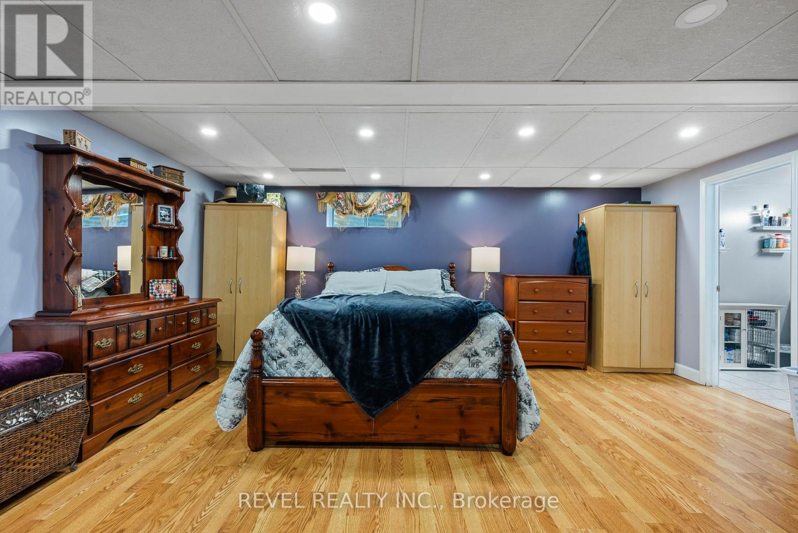 67 CARLTON DRIVE - 39