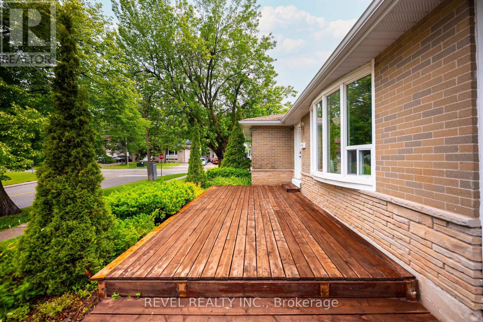67 CARLTON DRIVE - 6