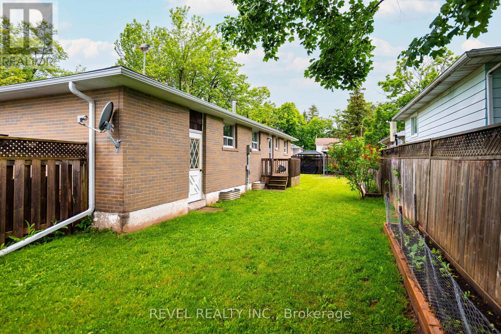 67 CARLTON DRIVE - 7