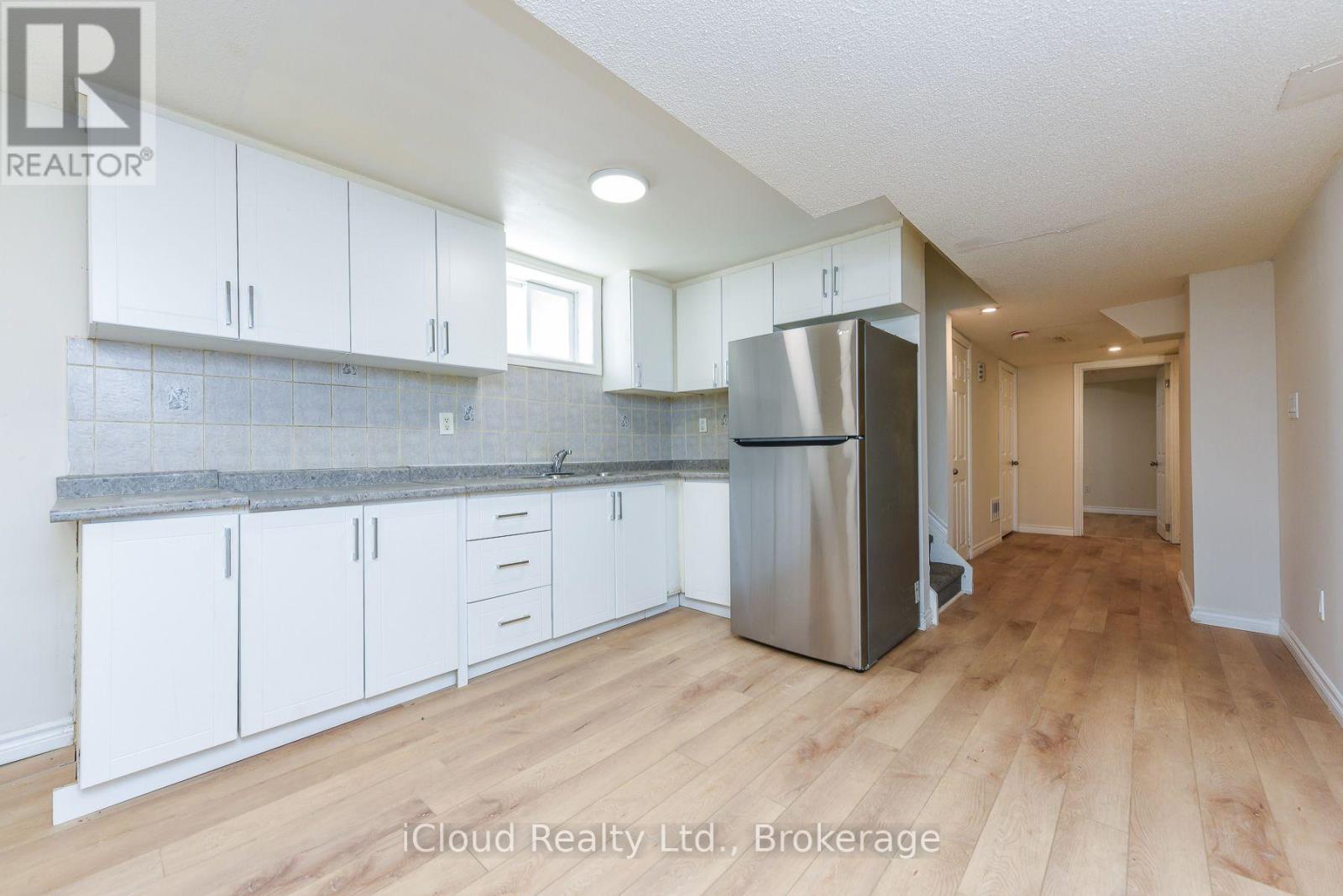48 ASHDALE ROAD - 43