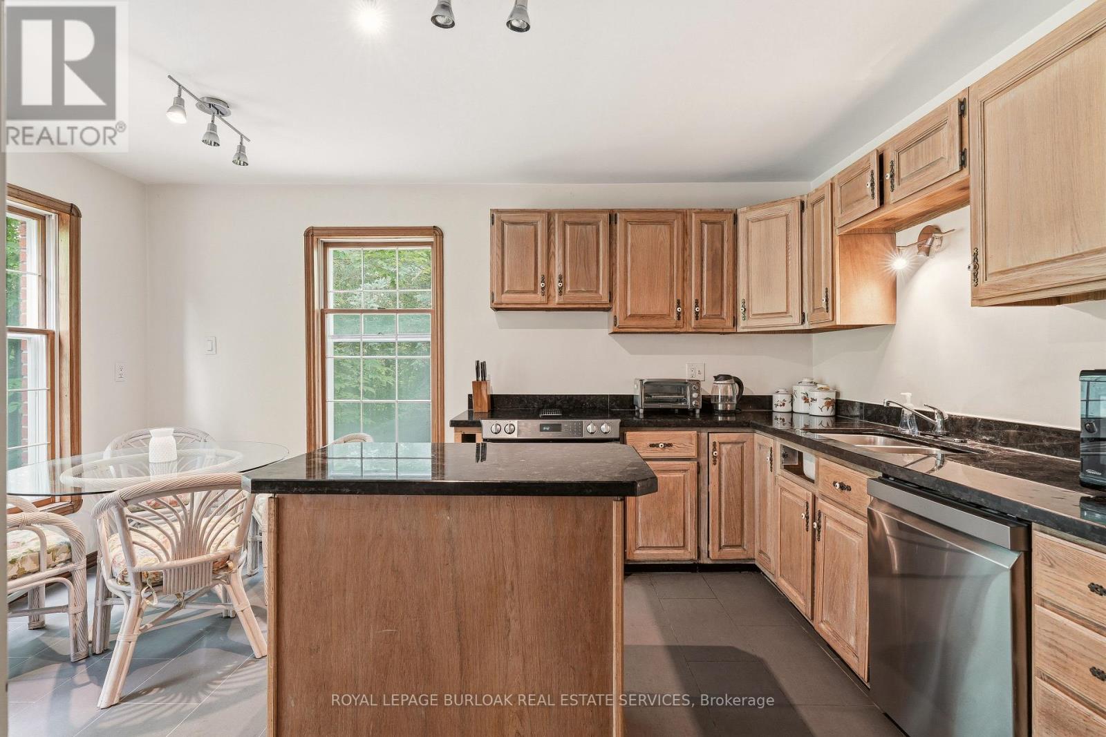 2150 EAST STREET - Image 11