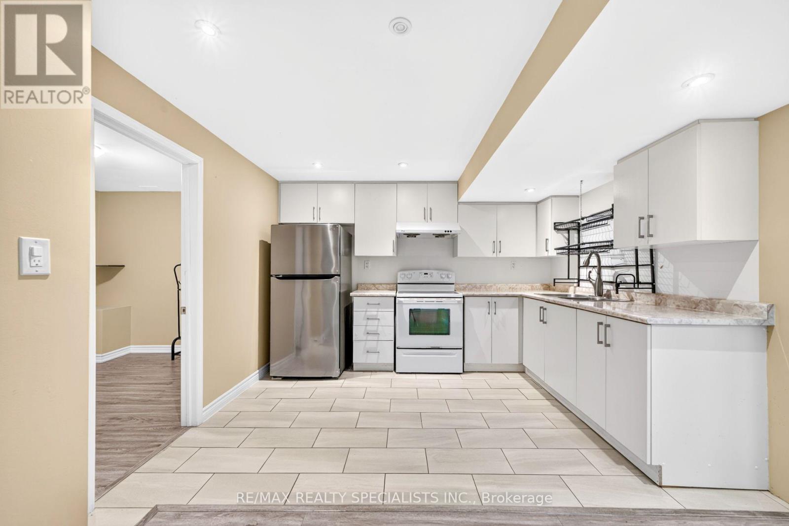 17 TYSONVILLE CIRCLE - 39