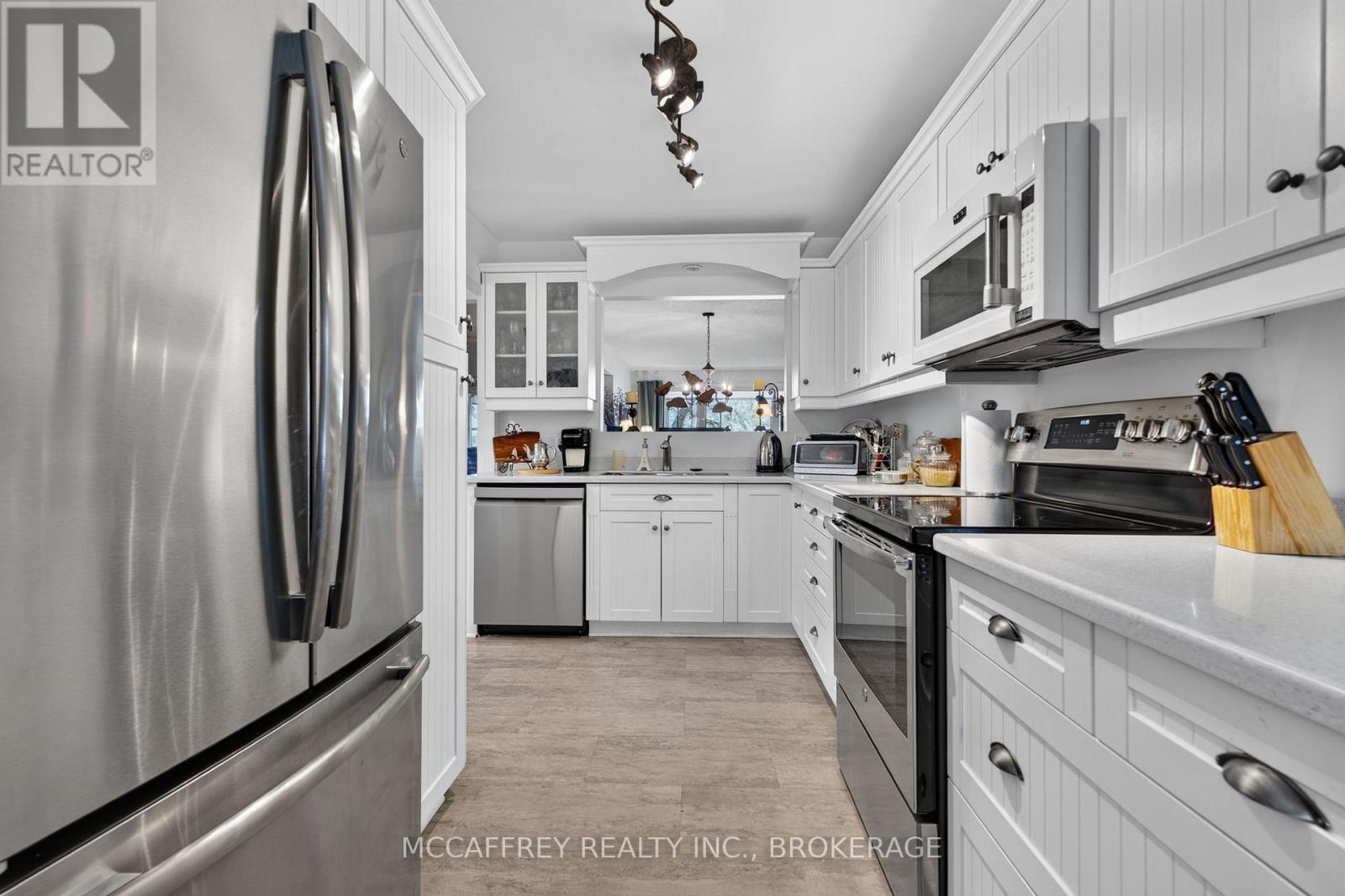 15 ABBEY DAWN DRIVE - 17