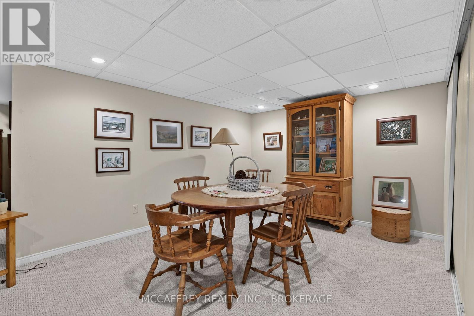 15 ABBEY DAWN DRIVE - 32