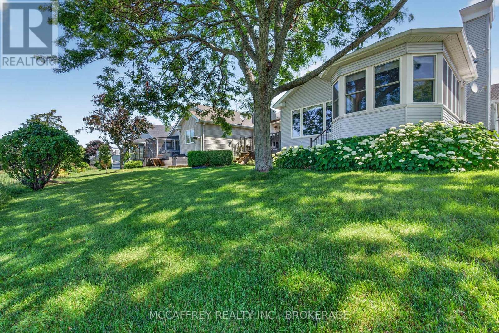 15 ABBEY DAWN DRIVE - 36