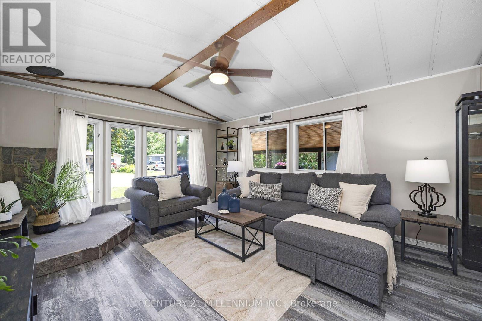 10 PARK BOULEVARD - 15