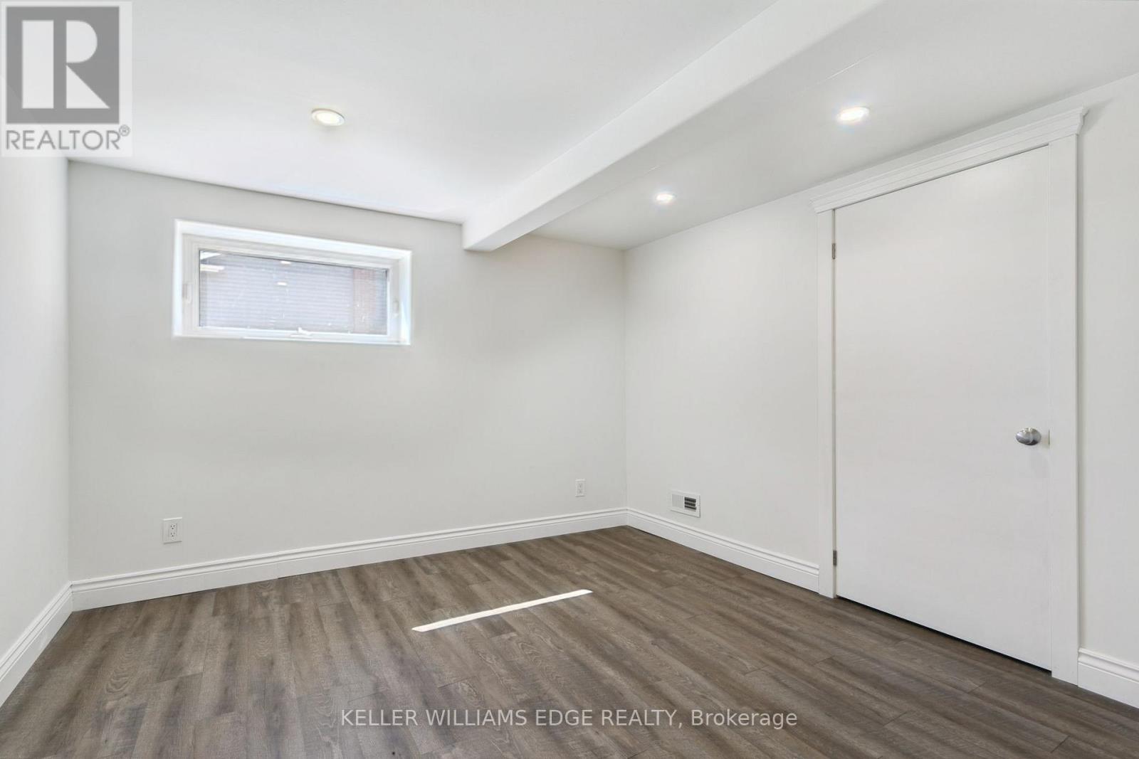 5276 DICKENSON ROAD E - 35