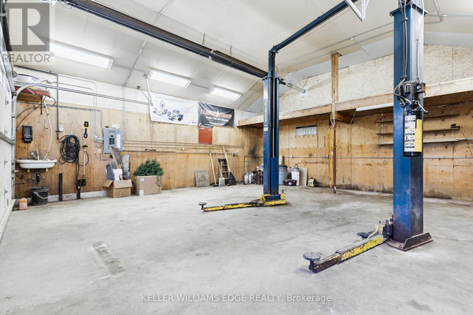 5276 DICKENSON ROAD E - 42