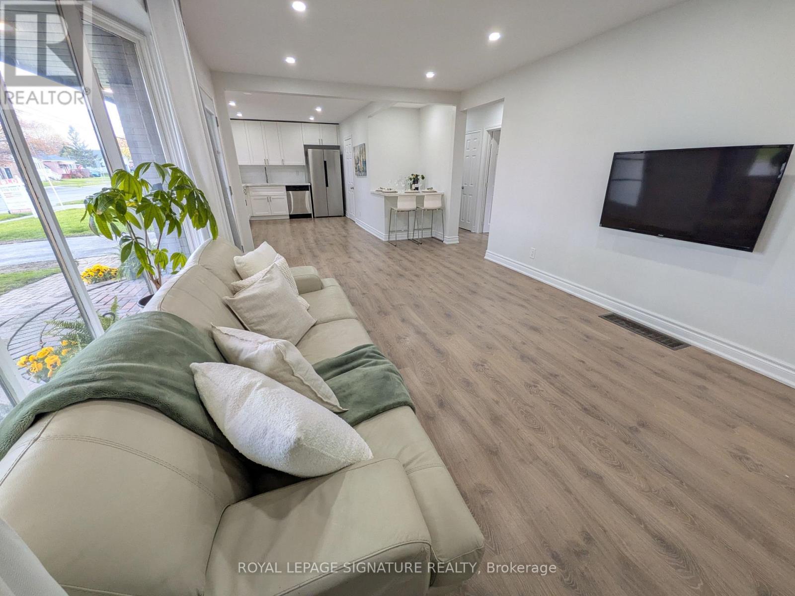 520 BURNHAM STREET - 5
