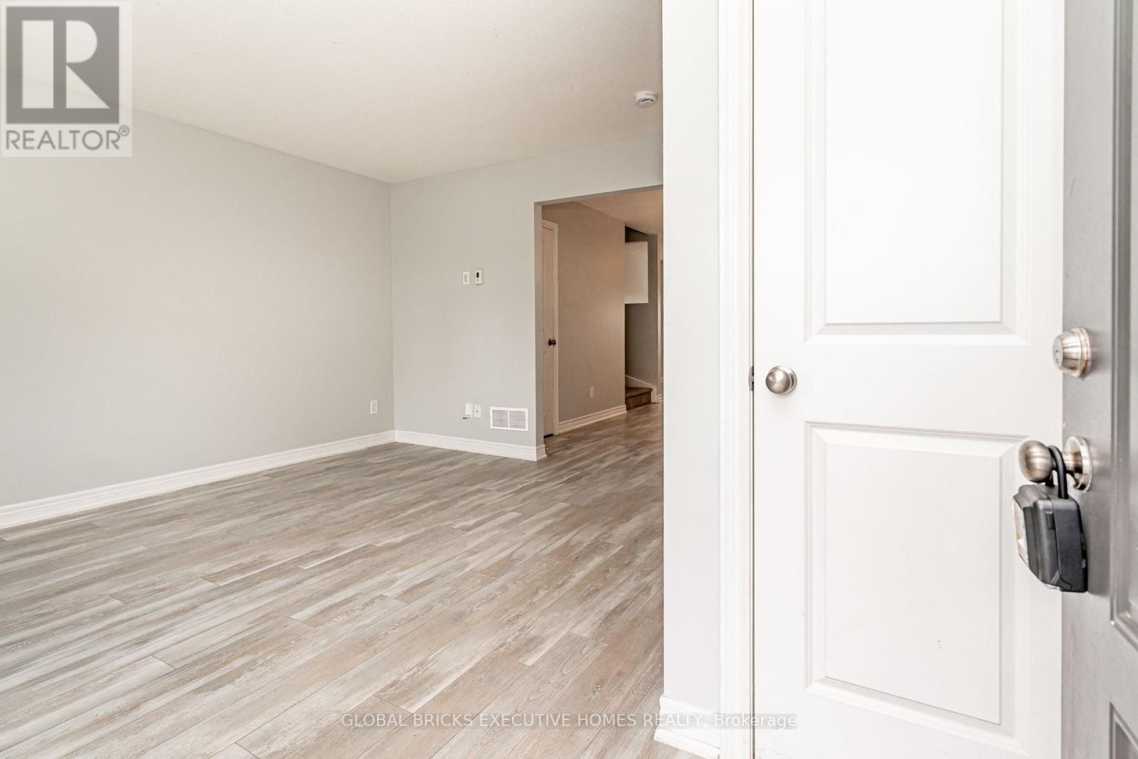 #79 7768 ASCOTT CIRCLE - 6