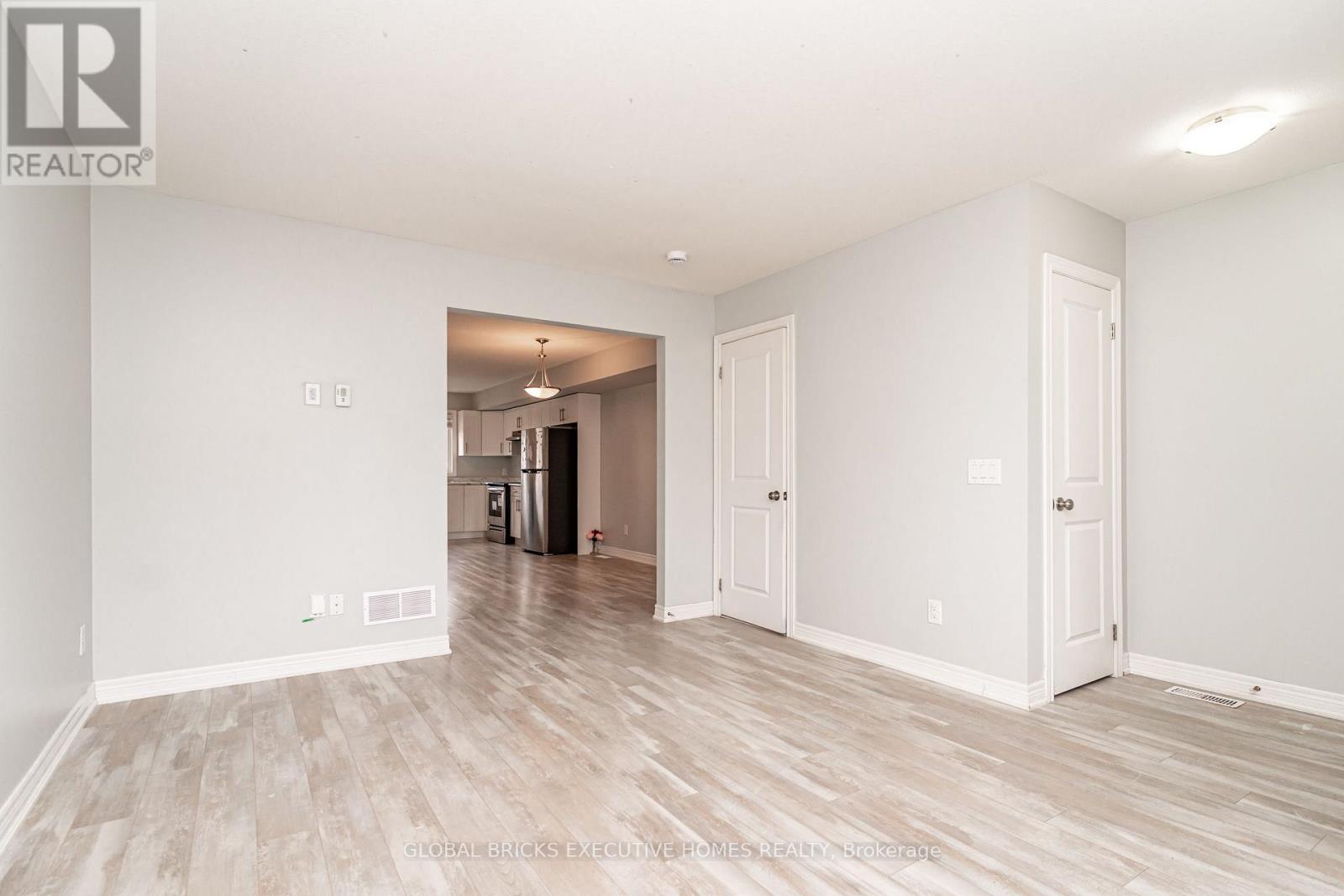 #79 7768 ASCOTT CIRCLE - 9