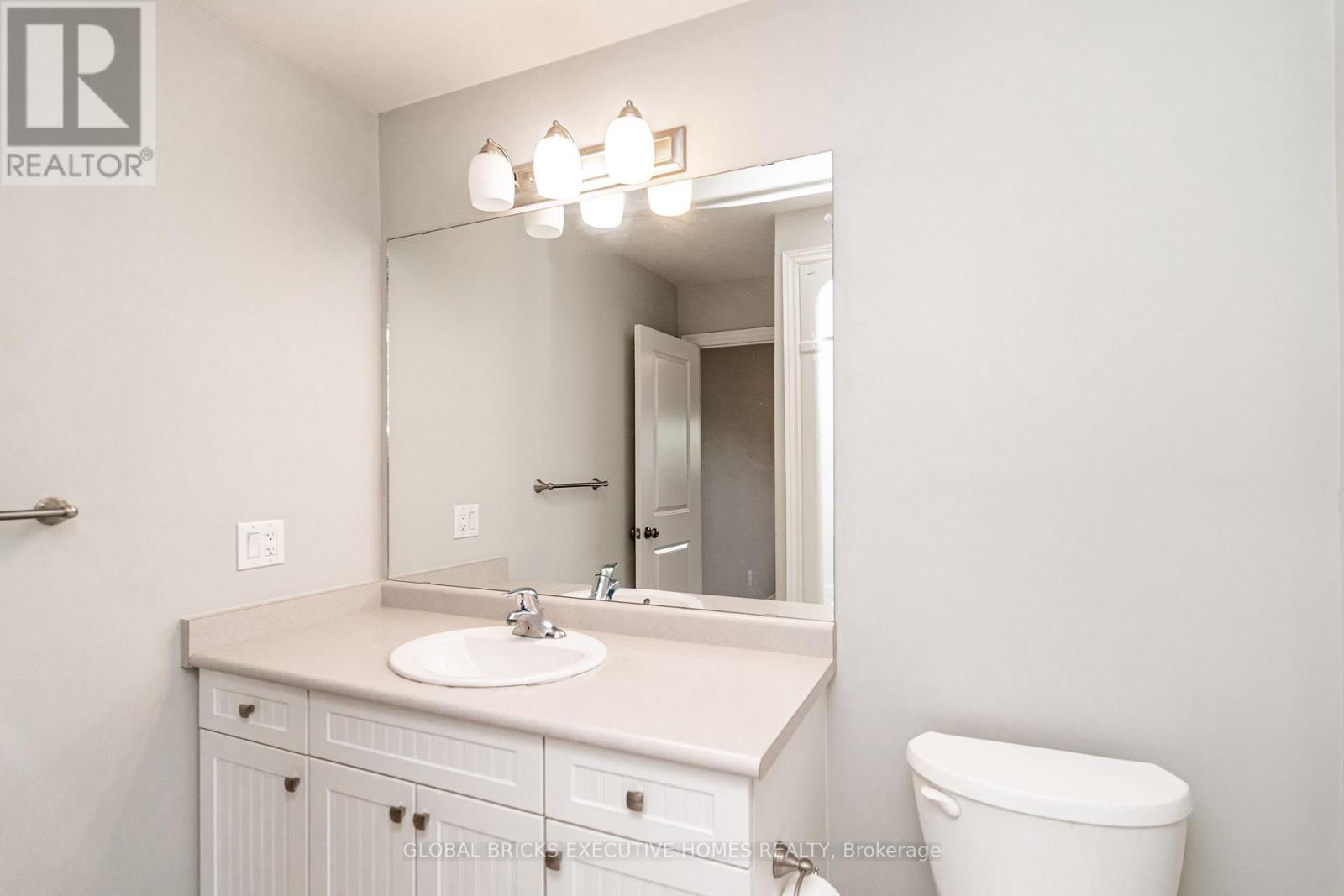 #79 7768 ASCOTT CIRCLE - 29