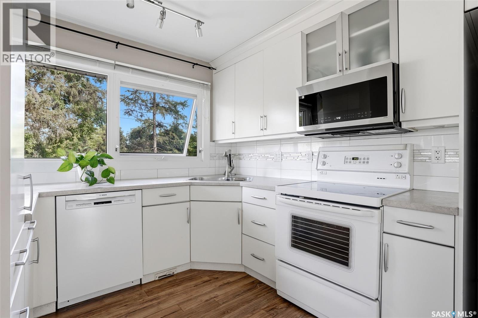 91 Cardinal CRESCENT — photo 12