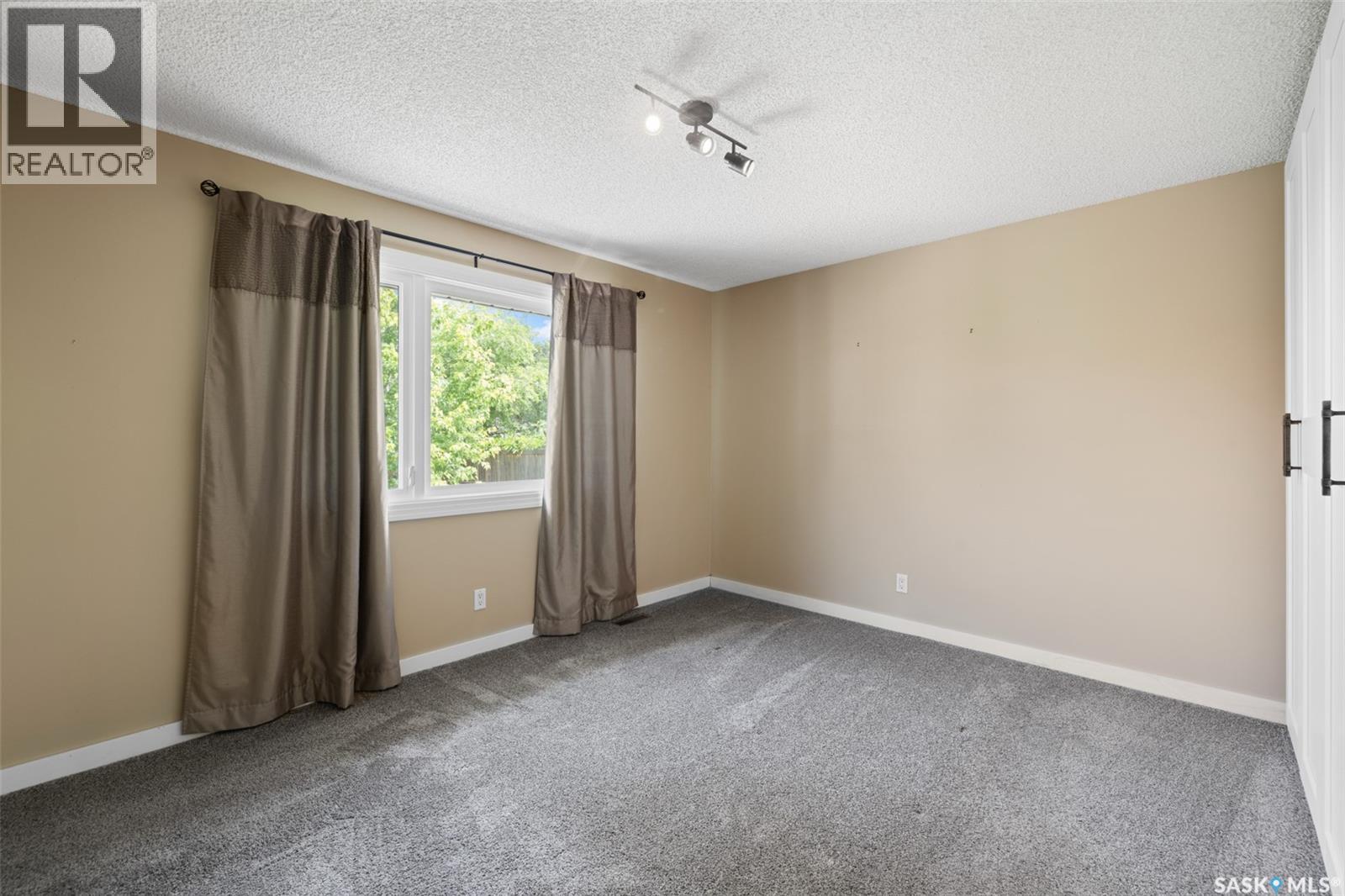 34 Plainsview DRIVE — photo 25