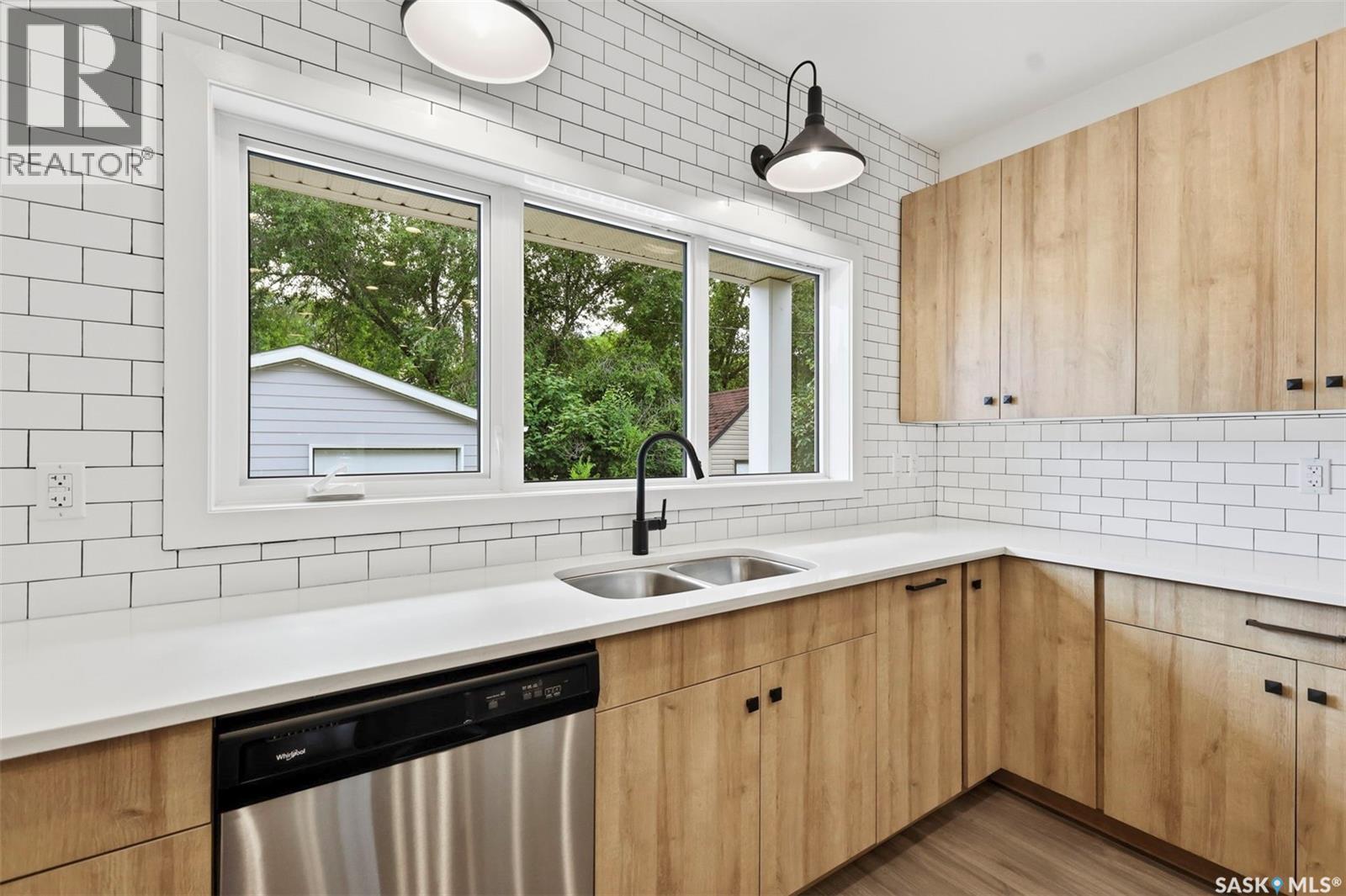 1402 Wiggins AVENUE S - 14