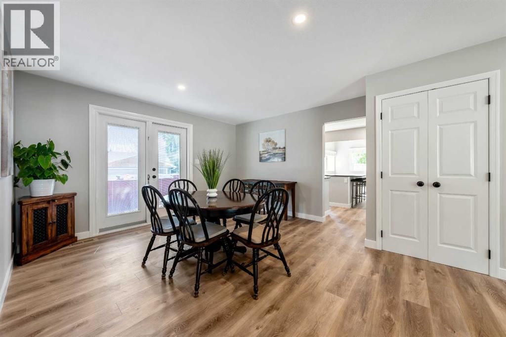 10423 Mapleridge Crescent SE — photo 8