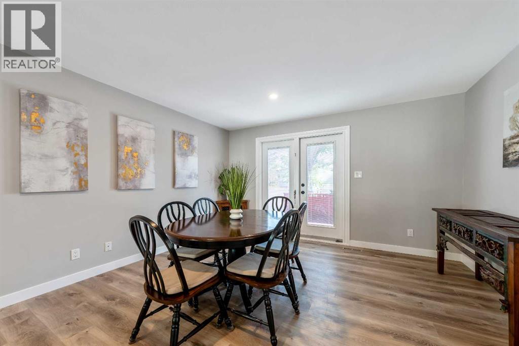 10423 Mapleridge Crescent SE — photo 9