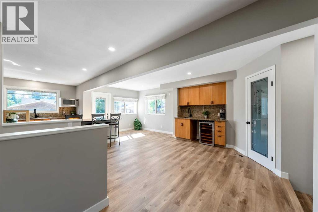 10423 Mapleridge Crescent SE — photo 7