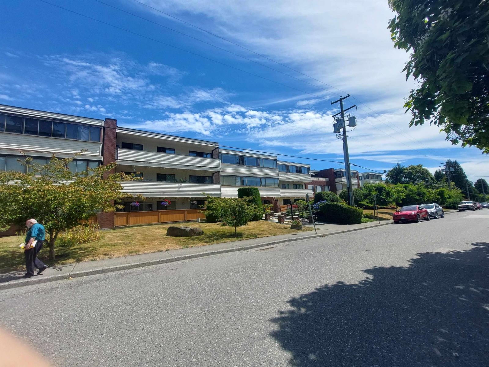 205 1448 FIR STREET, White Rock