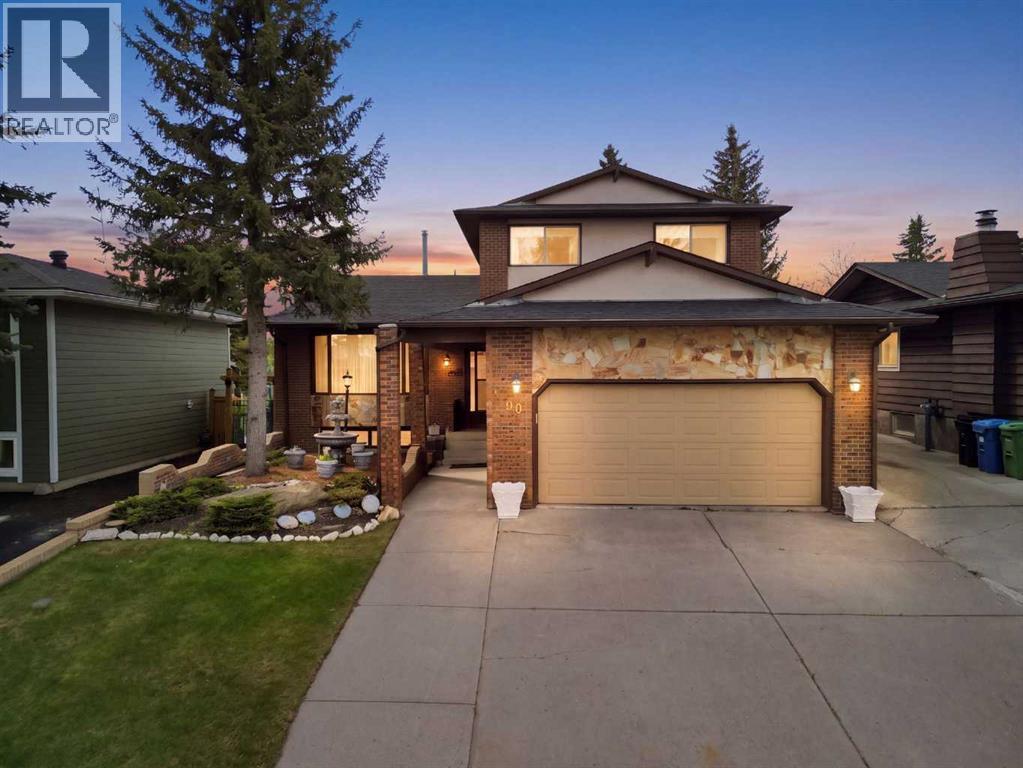 480 Berkley Crescent NW - 1