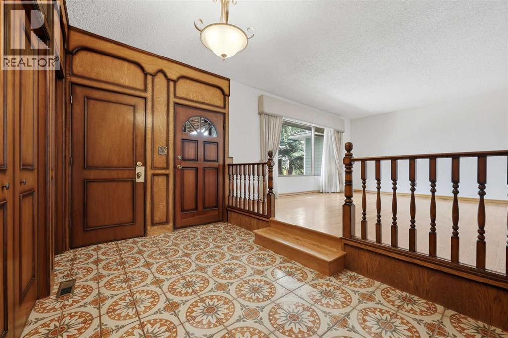 480 Berkley Crescent NW - 21