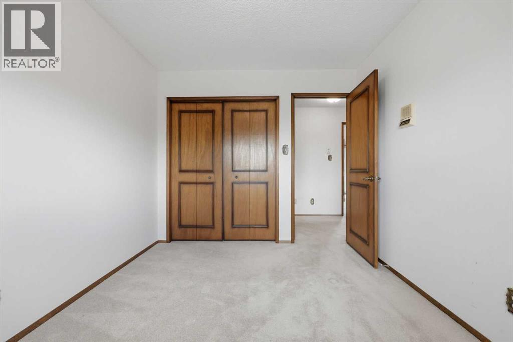 480 Berkley Crescent NW - 29