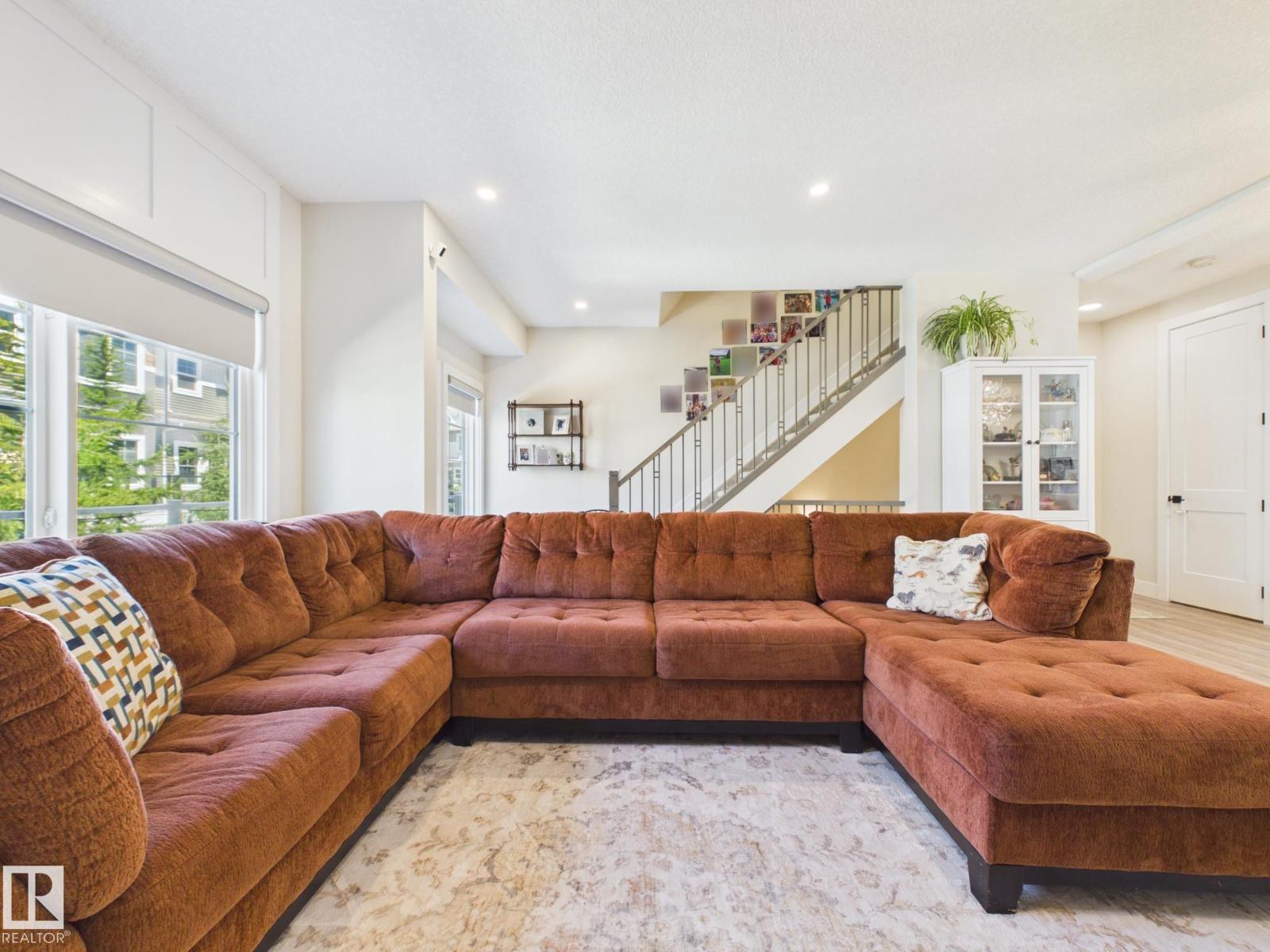 #11 230 EDGEMONT RD NW - 23