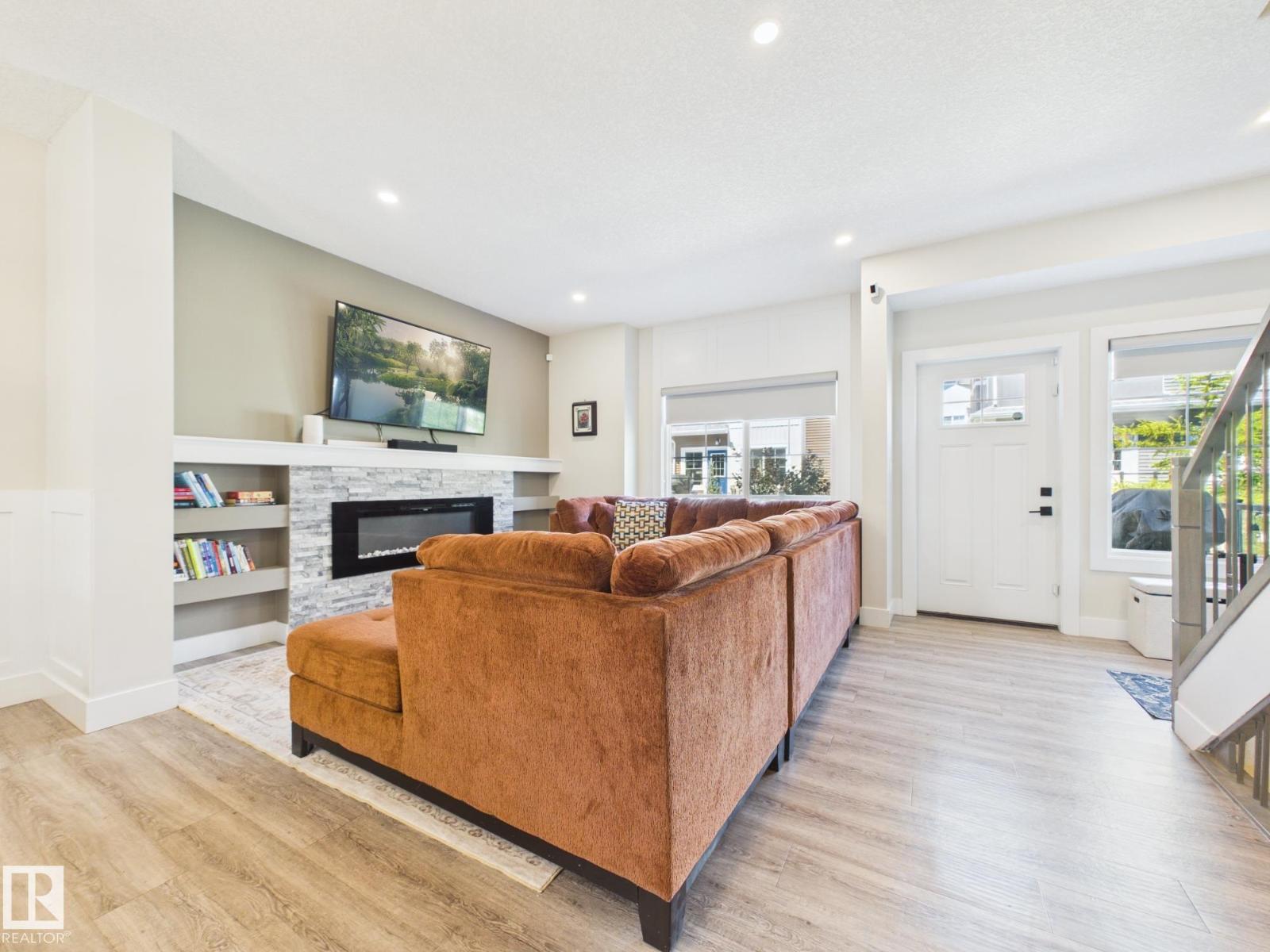 #11 230 EDGEMONT RD NW - 25