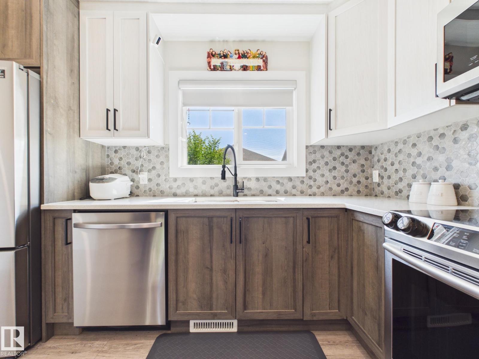#11 230 EDGEMONT RD NW - 34
