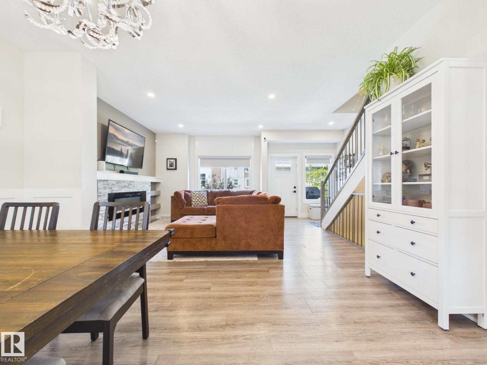 #11 230 EDGEMONT RD NW - 19