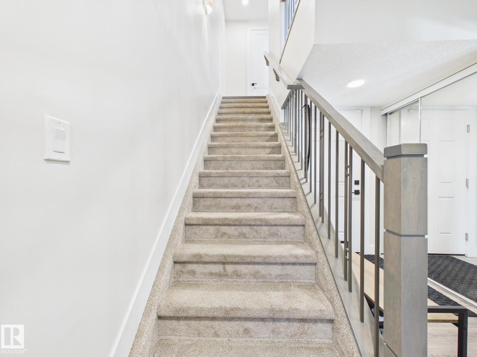 #11 230 EDGEMONT RD NW - 15