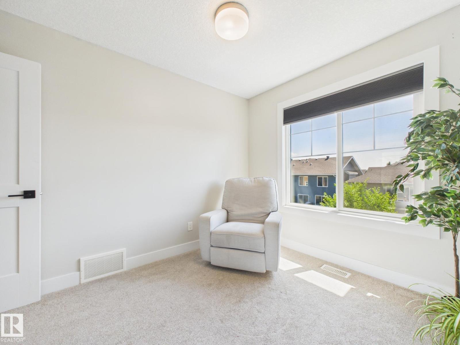 #11 230 EDGEMONT RD NW - 44