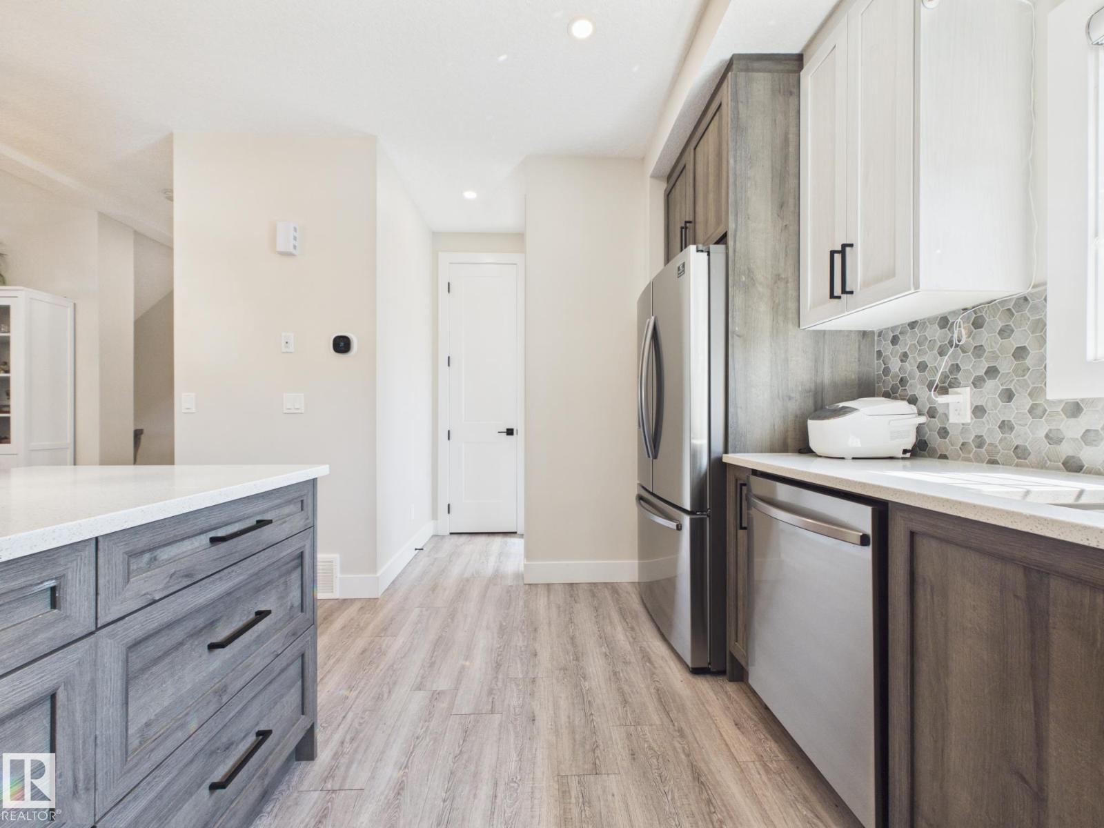 #11 230 EDGEMONT RD NW - 33