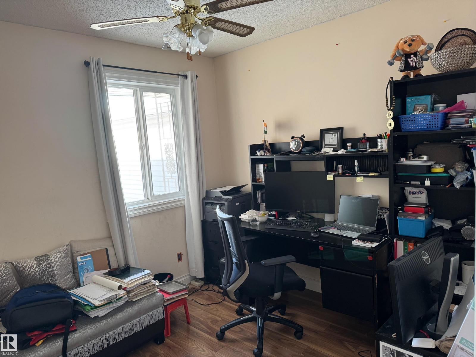 3203 74 ST NW - 10