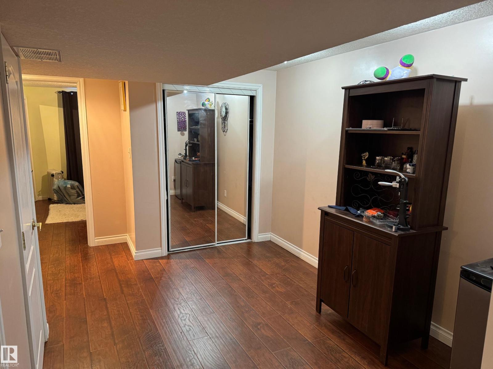 3203 74 ST NW - 11