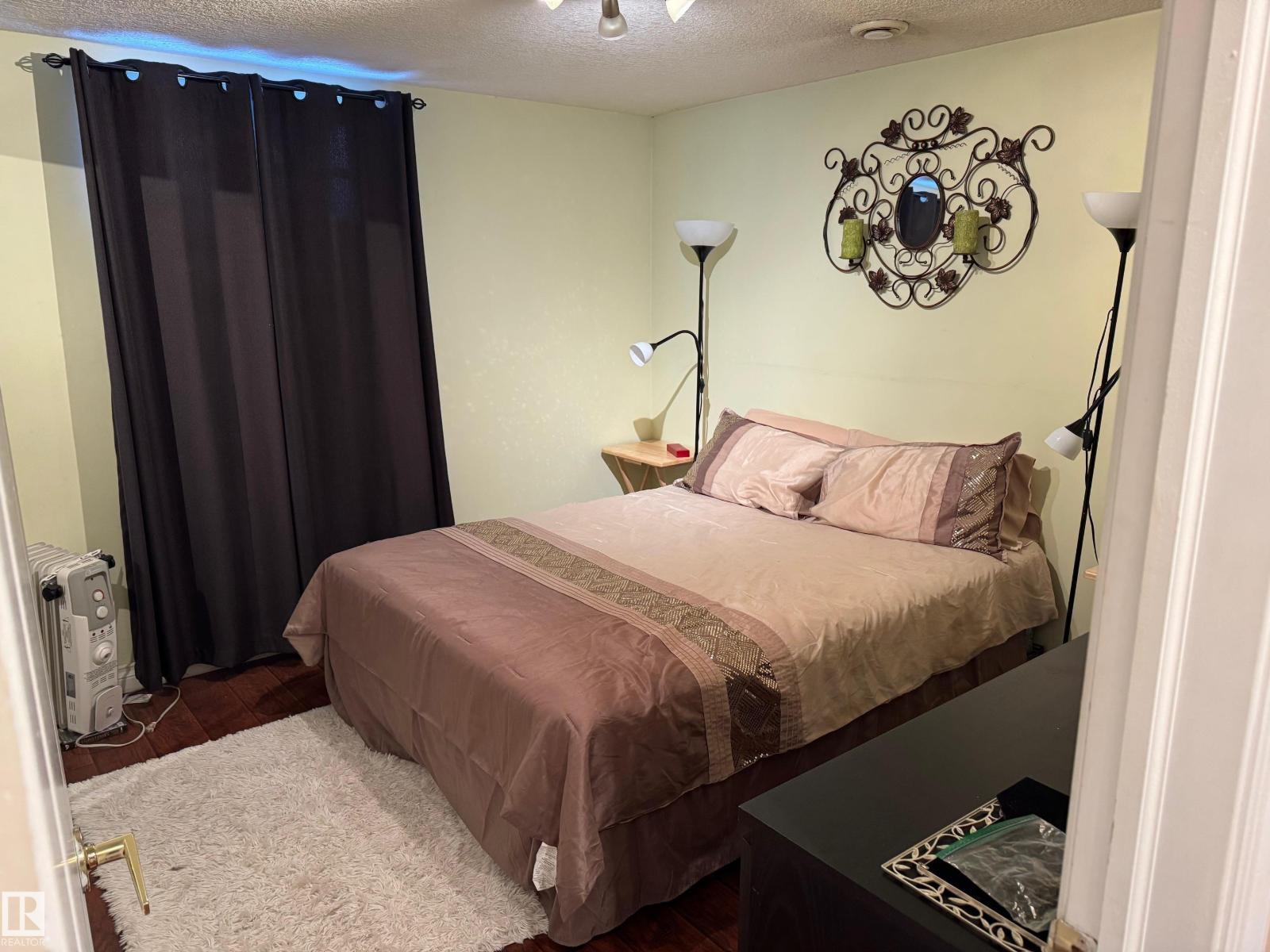 3203 74 ST NW - 12