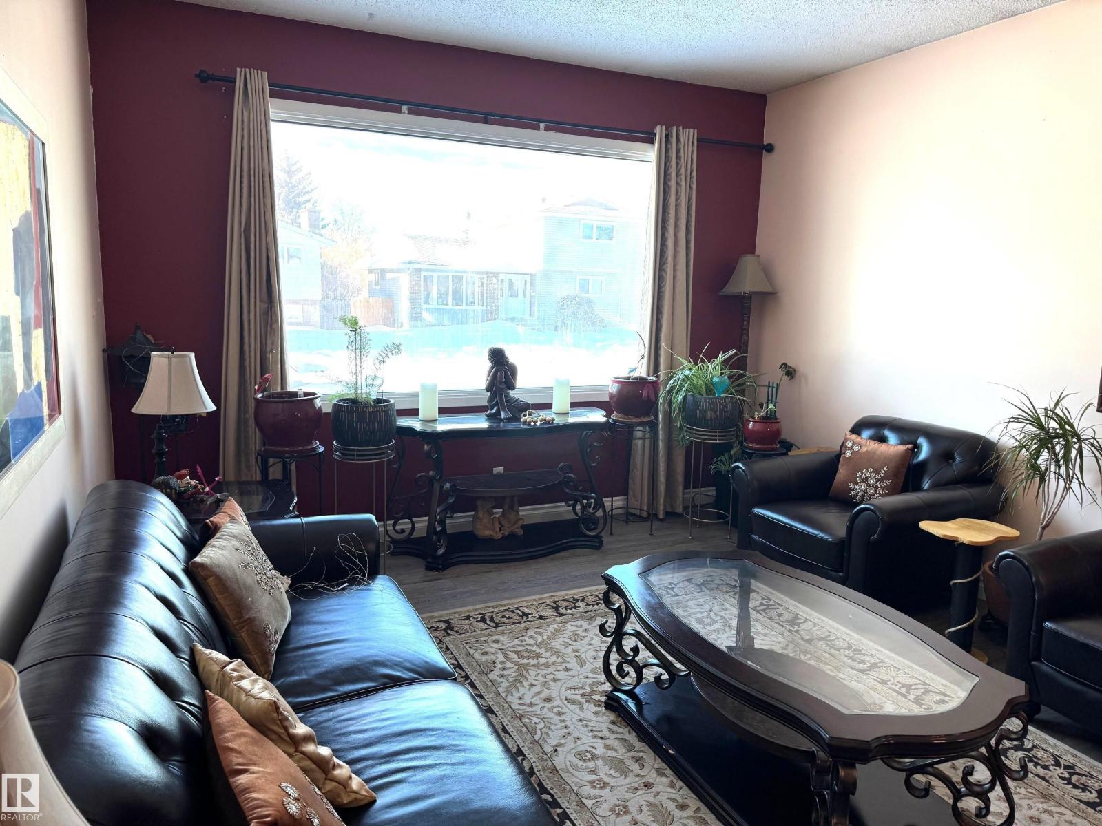 3203 74 ST NW - 3