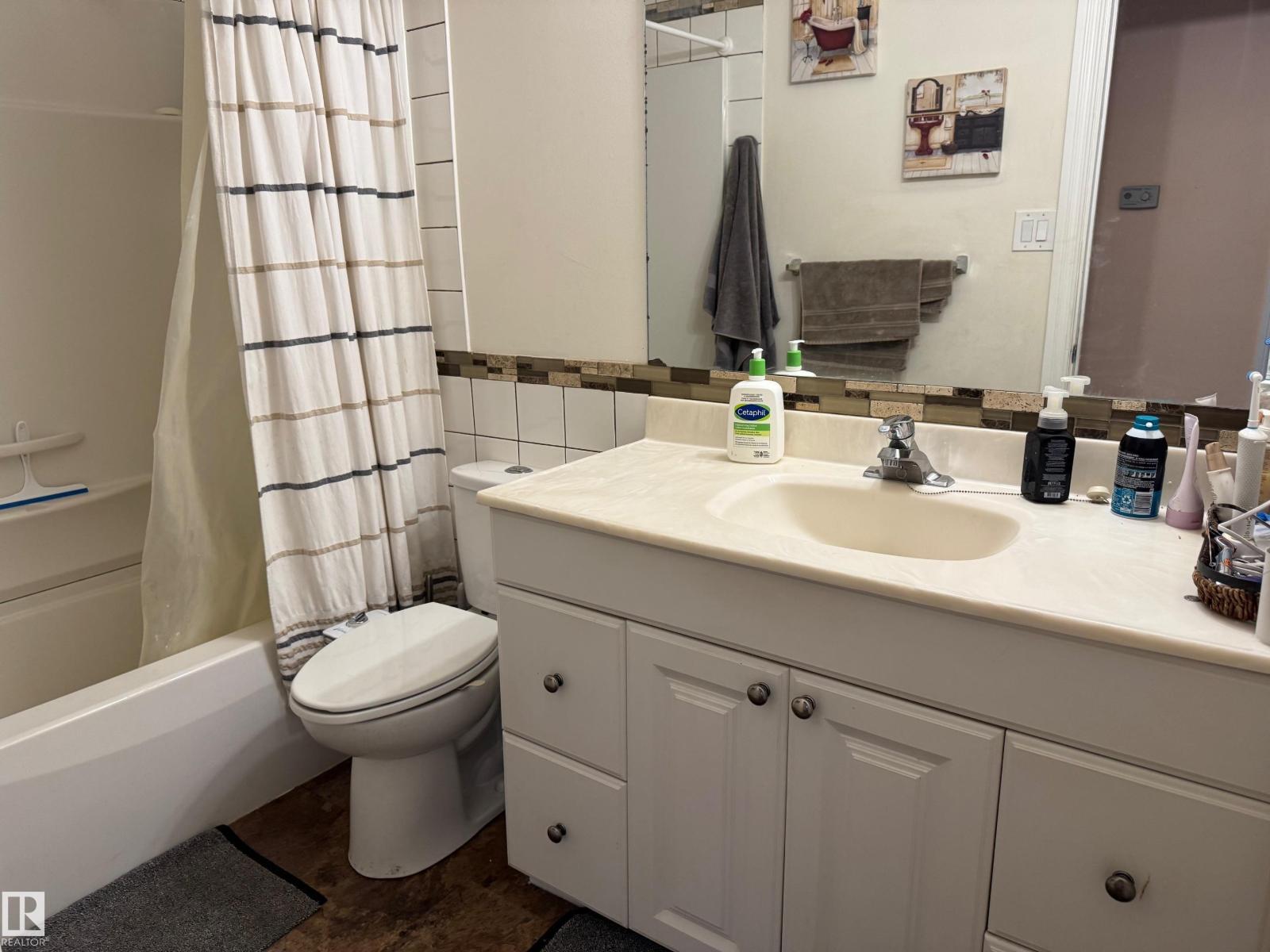 3203 74 ST NW - 9