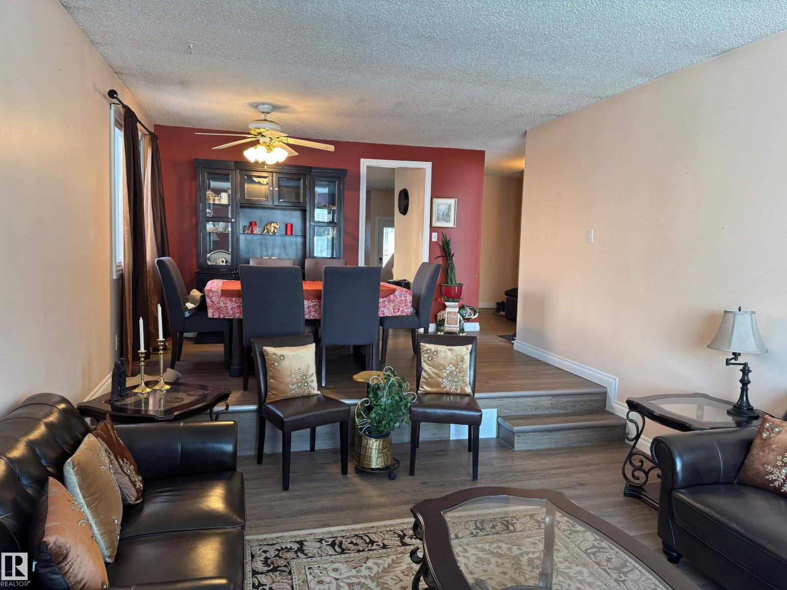 3203 74 ST NW - 2