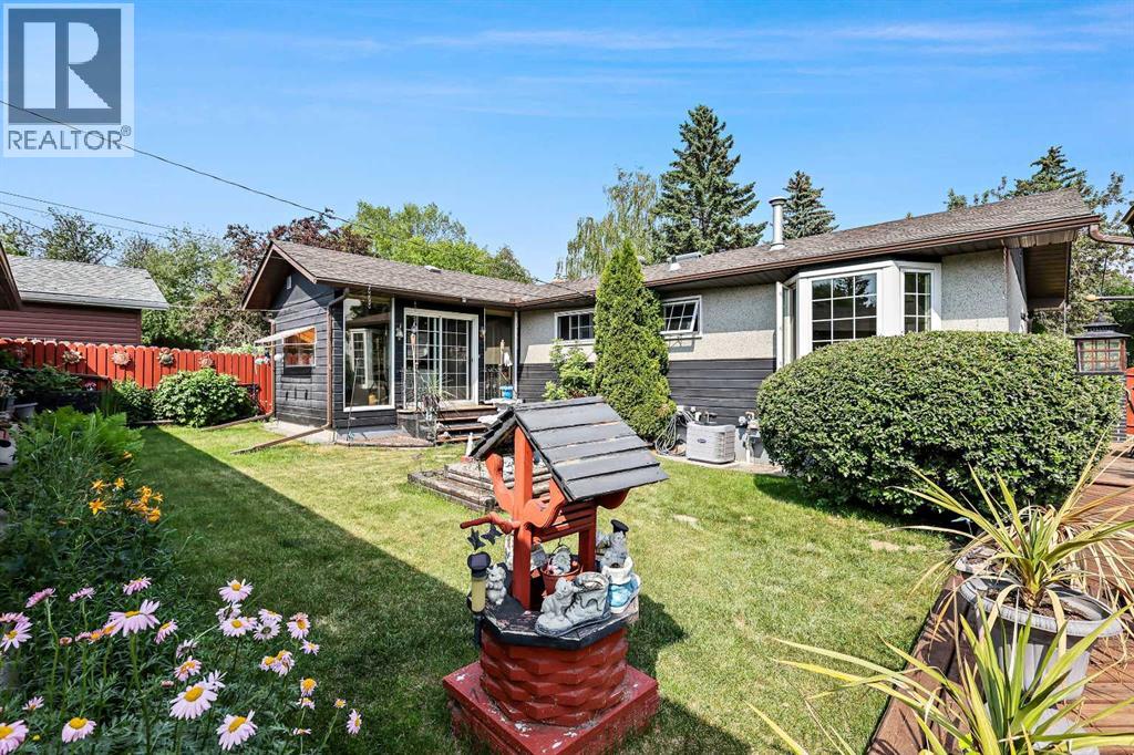 8627 Athabasca Street SE - 24
