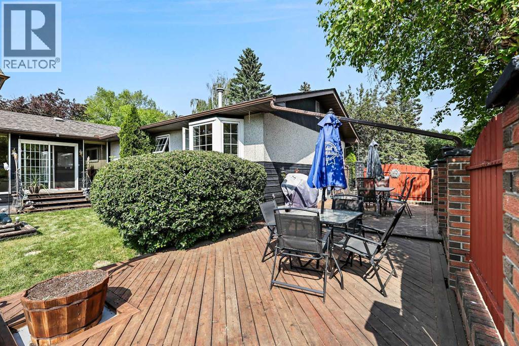 8627 Athabasca Street SE - 27