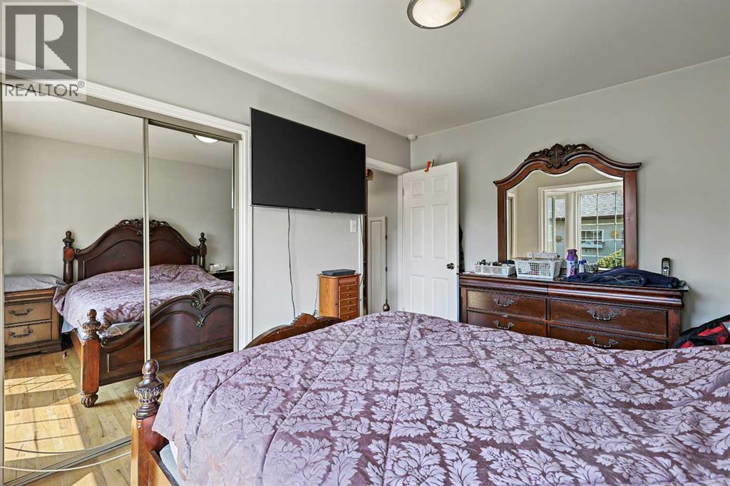 8627 Athabasca Street SE - 12