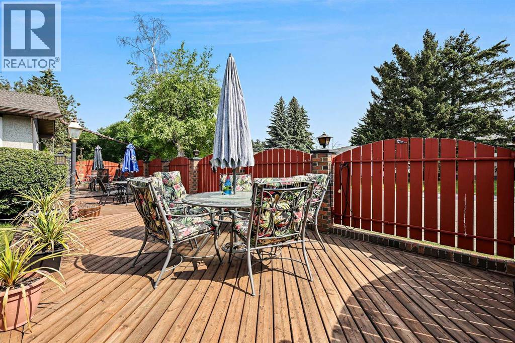 8627 Athabasca Street SE - 25