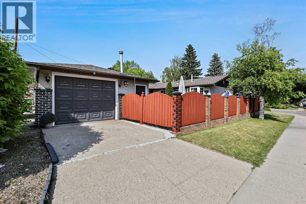 8627 Athabasca Street SE - 30